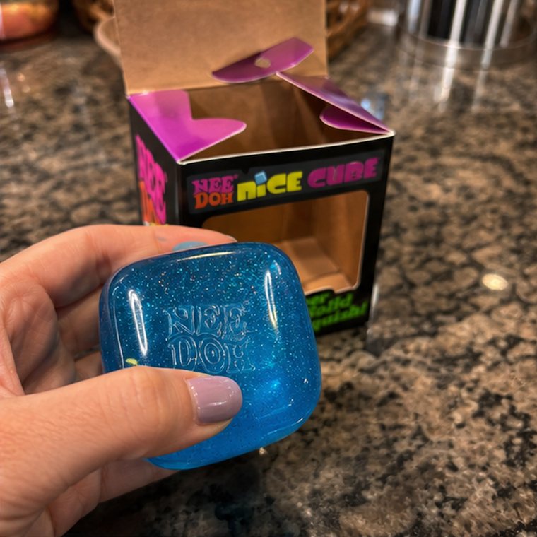 NeeDoh Classic Groovy Glob customer-style review image
