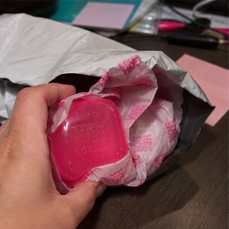 NeeDoh Classic Groovy Glob customer-style review image
